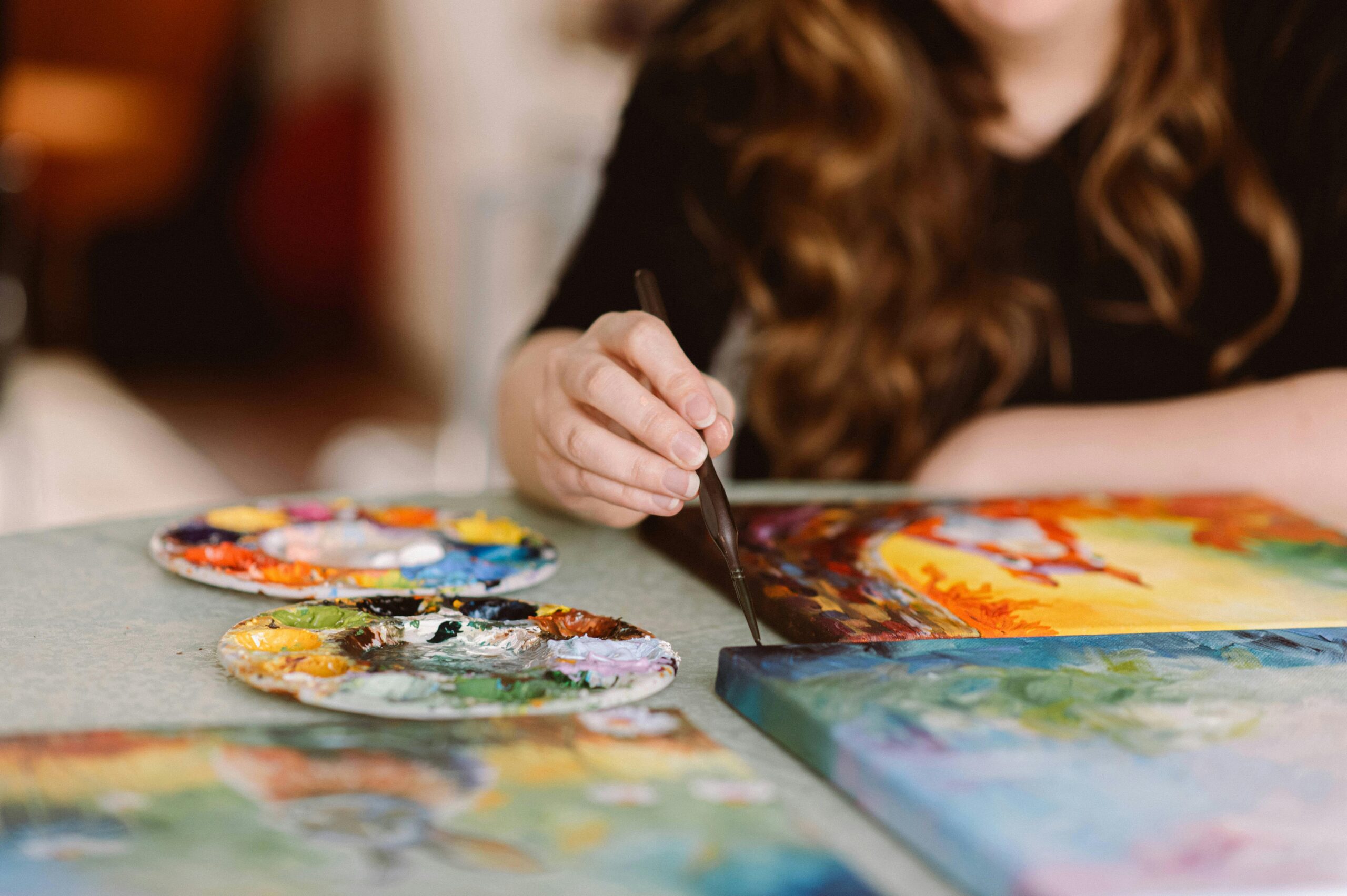 pexels-anete-lusina-31280576 Comment débuter en peinture quand on est adulte ?